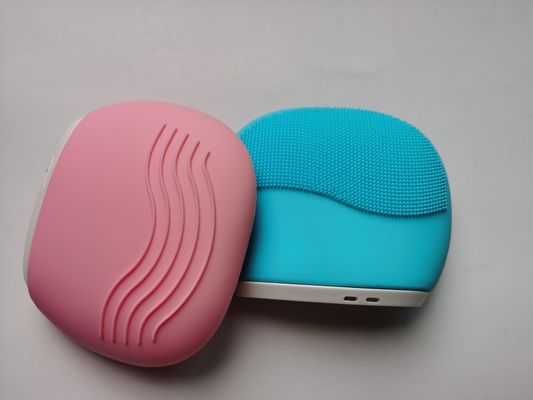 多機能の手持ち洗浄器 リチャージ可能なシリコン顔クリーナー